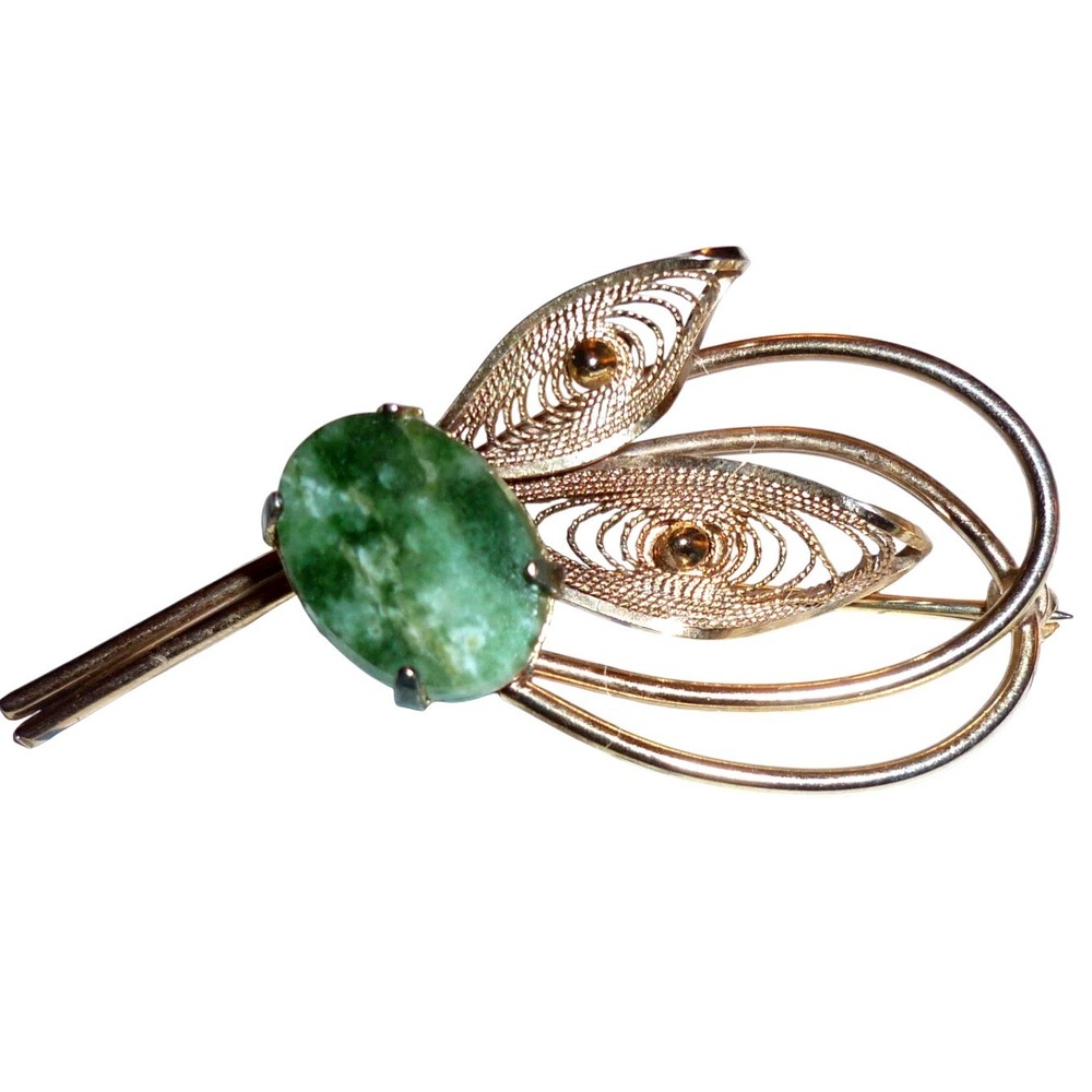 Vintage Gold Tone Filigree Leaf Brooch Green Jade Cabochon Mid Century Pin 2in
